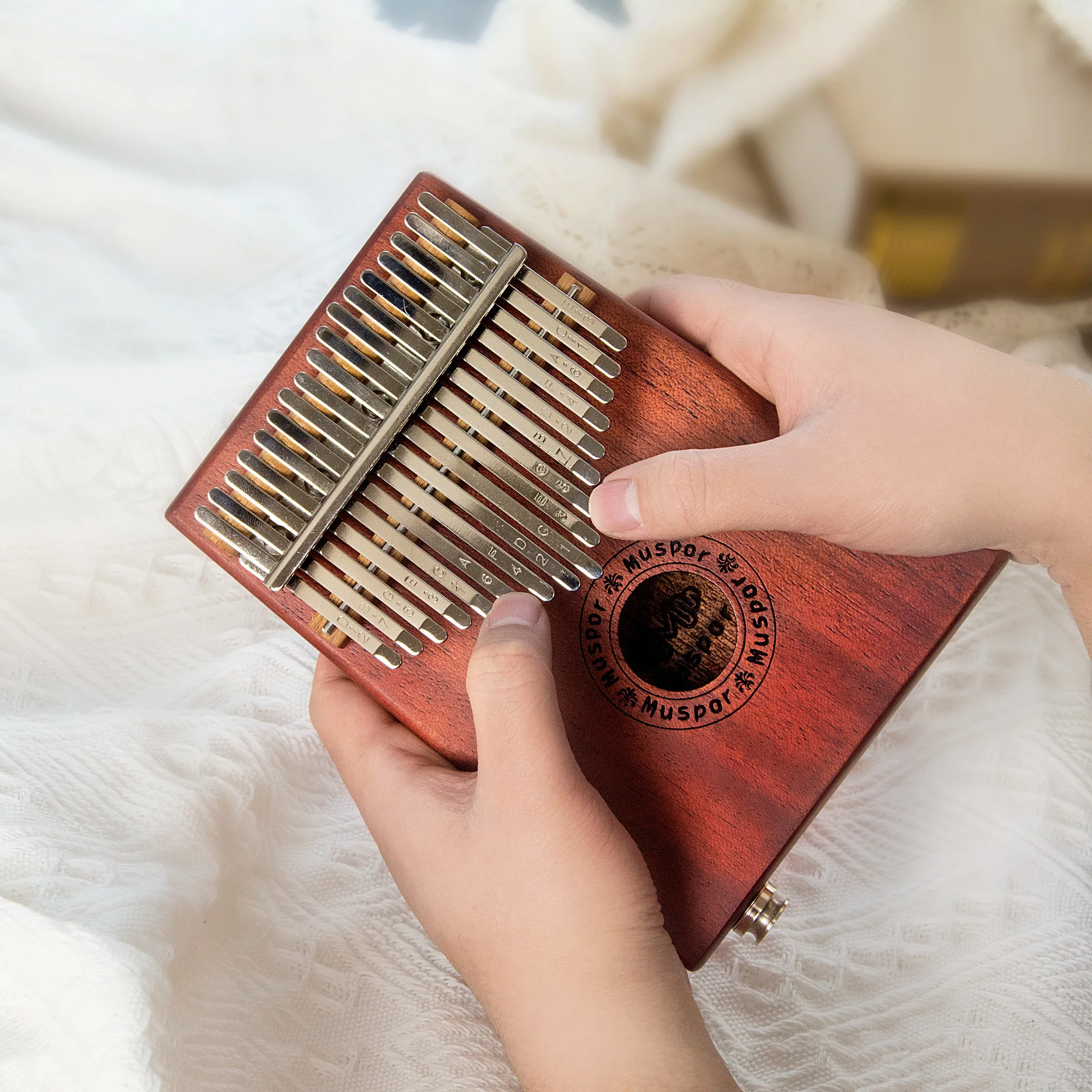 Muspor 17 клавиш Thumb Piano EQ kalimba Mbria Acacia деревянная Связь Динамик электрический датчик с