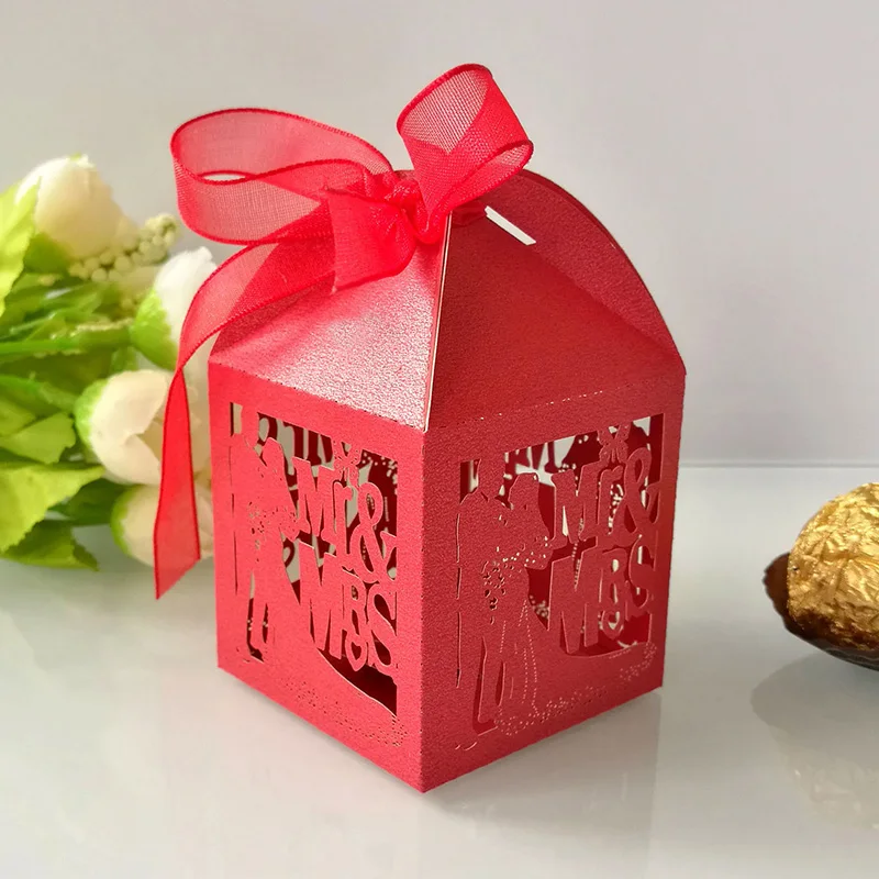 50pcs Laser Cut MR MRS Carriage Favor Gifts Candy Boxes with Ribbon Baby Shower Wedding Favors and Gifts Wedding Party Supplies