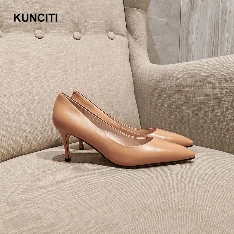 KUNCITI/; туфли-лодочки на высоком каблуке из натуральной кожи; женская офисная обувь с острым носком; модные дизайнерские женские модельные туфли в деловом стиле; Новинка