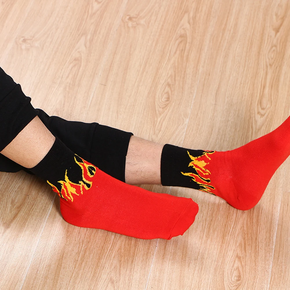 

Trendy Flame Men Socks Skateboard Middle Tube Hip Hop Ankle Socks Men Autumn And Winter Fashion Socks Casual Outdoor Travel Sock