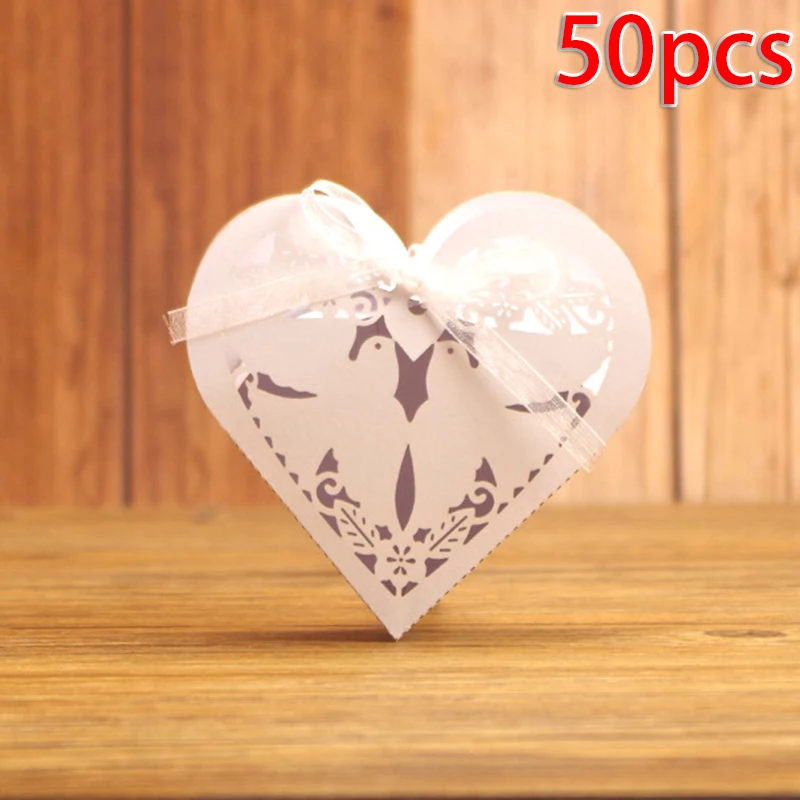 

50Pcs/set Hollow Love Heart Wedding Candy Box Wedding Party Favors Gift Paper Boxes Accessories