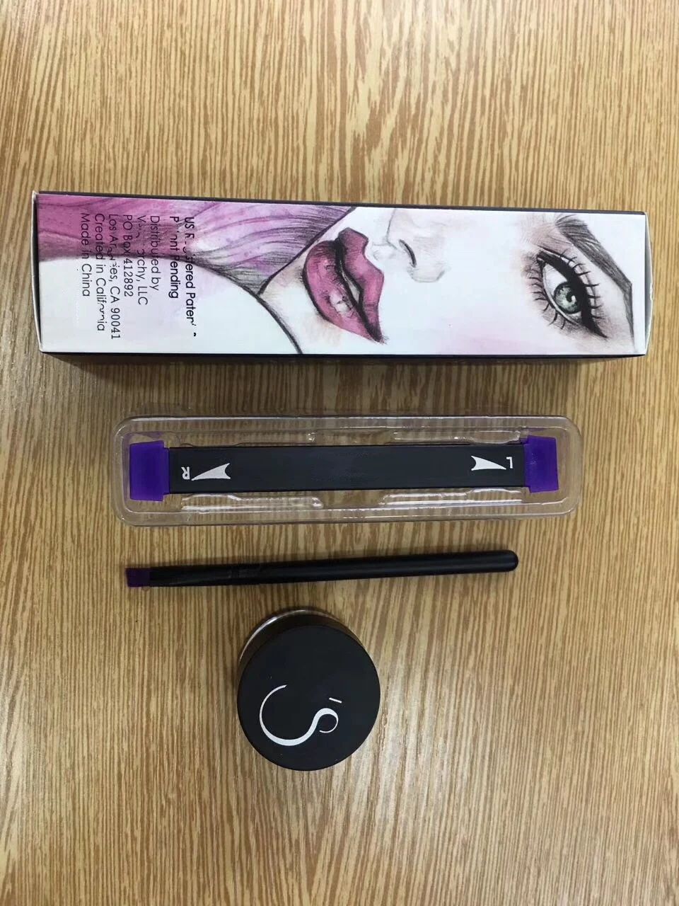 2019 New 4 In 1 Eye Liner V-amp with Stamp Full Set Makeup Costomeitc Eyeliner
