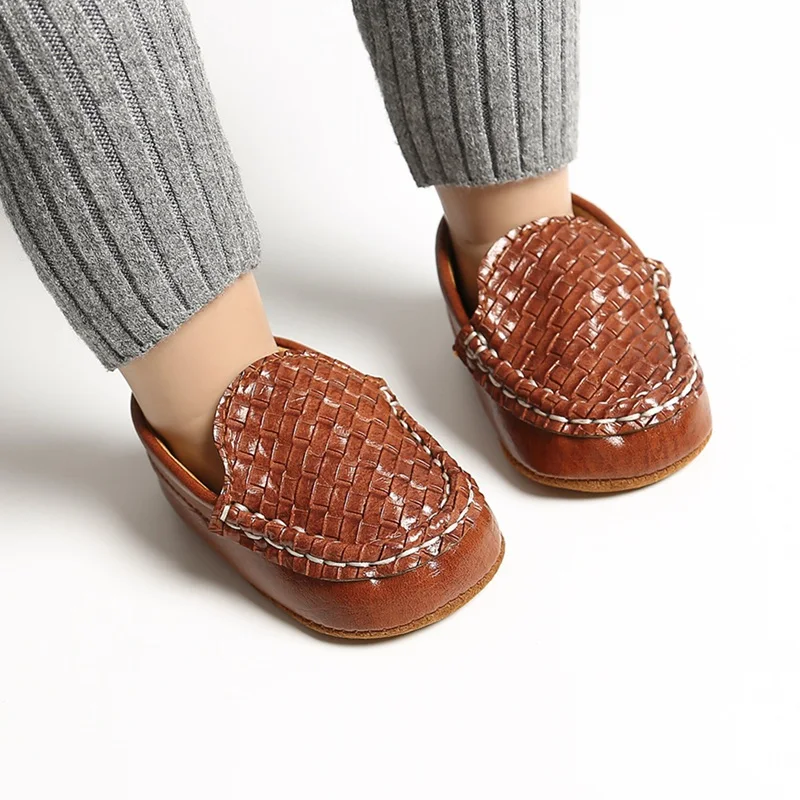 Прогулочная обувь из искусственной кожи; Осенняя дышащая нескользящая обувь для маленьких мальчиков; кроссовки с мягкой подошвой для