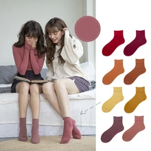 Женские Длинные цветные носки, женские разноцветные модные зимние новые хлопковые носки, женские оригинальные дезодорирующие креативные носки для женщин