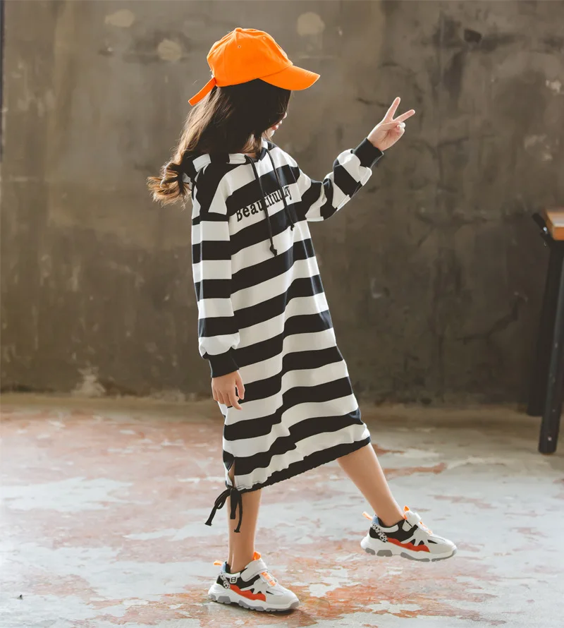 white stripe Осенне-зимнее платье для девочек коллекция года, хлопковые платья в полоску с капюшоном и длинными рукавами для больших детей повседневное свободное платье-свитер для девочек возрастом от 4 до 16 лет - Цвет: white stripe
