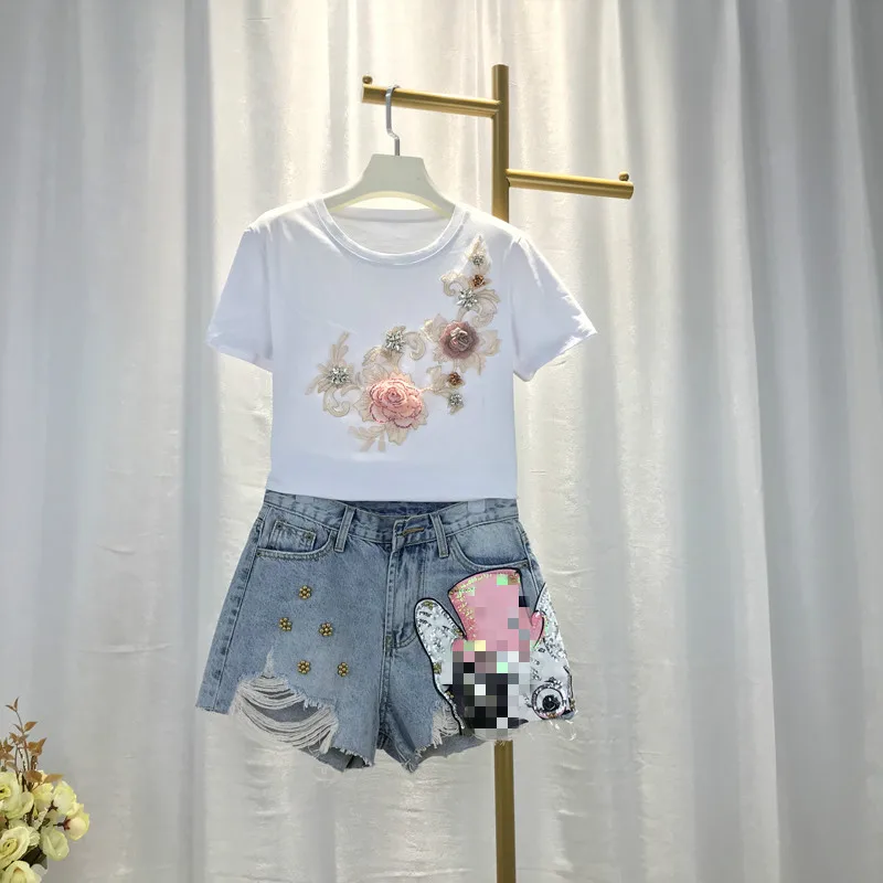 

Denim Shorts Suit European Station 2020 Summer Embroidery 3d Flower Short-sleeved T-shirt+sequin Denim Shorts 2 Piece Set Women