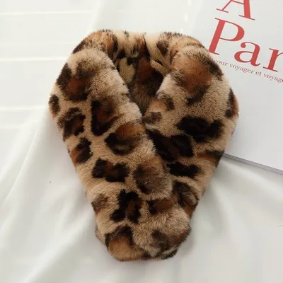 Корейская версия новая женская элегантная и простая цельная кожа втягивающая Пряжка шарф из меха кролика рекс зимний женский шерстяной шарф - Цвет: leopard