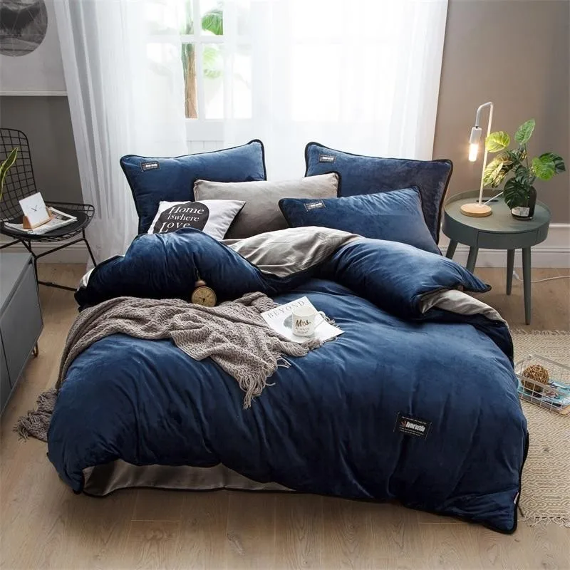 

Soft and comfortable bedding set top grade crystal velvet fabric bedding set bed sheet pillowcase