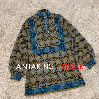 

Loose knitted sweater dress with high-end diamond buttons Lantern sleeve wool knitted dress