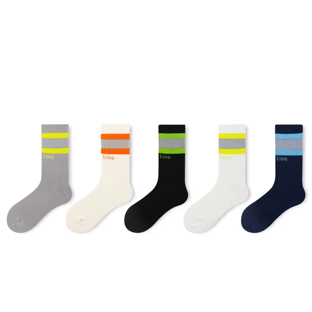 3 Pairs/lot Autumn Winter Night Reflect Light Fluorescence Sport Street Skateboard Fashion Woman Socks Man Middle Tube Socks