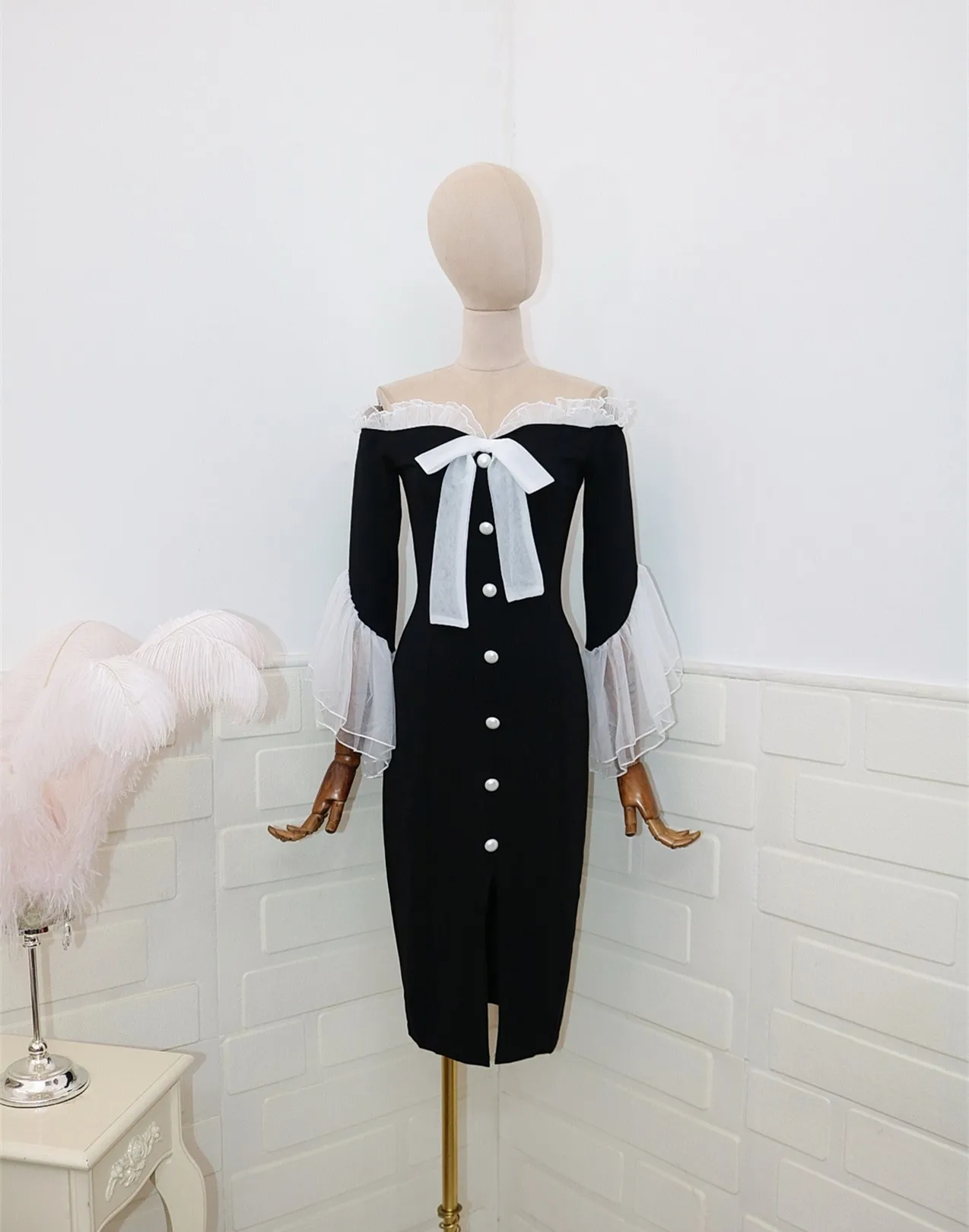 

2019 autumn new style collar mesh horn sleeves waist slimming split dress