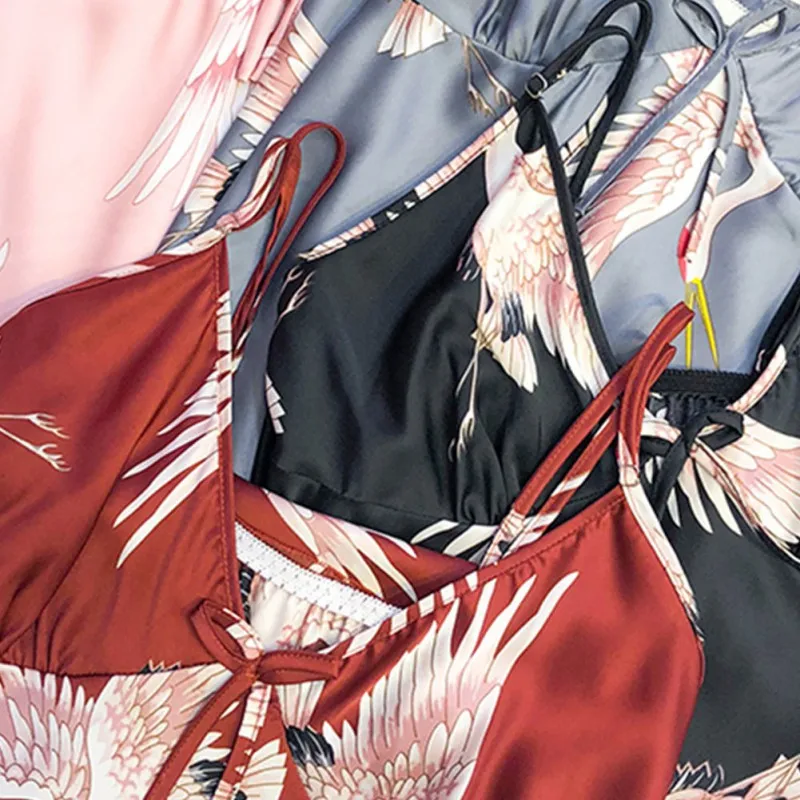 Ladies Silk Pajamas New Home Short Paragraph Loose Crane Sexy Strap Nightdress Comfortable Silk Home Service