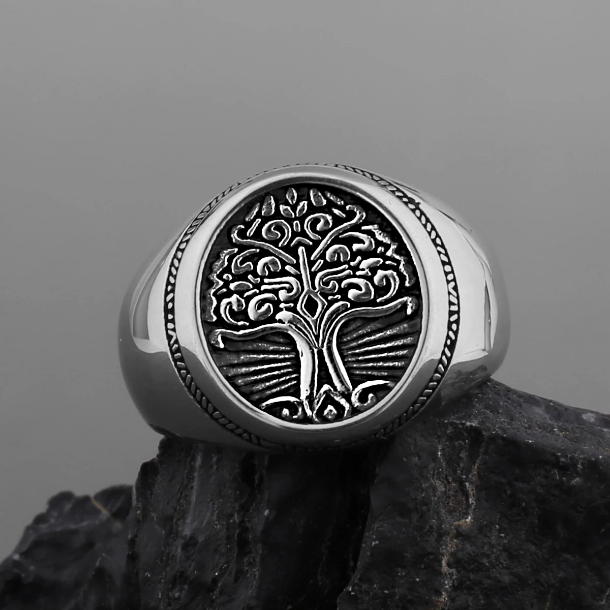 LOOT】Viking Spirituality Ring 925×750 Nordic-Viking Jewelry