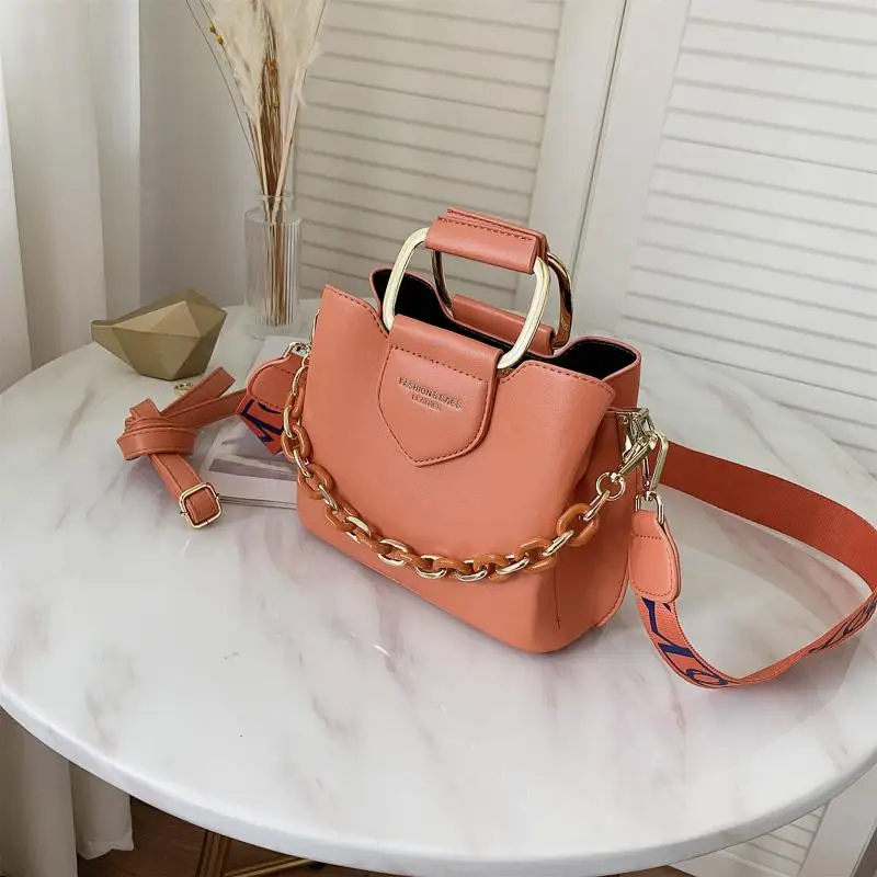 Mini Sac à Main Chaîne Missguided Noir - Occasion, Petit Format, Style Tendance