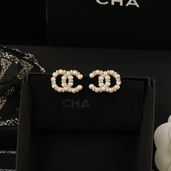 

Luxury brand earrings set stud Korean Gothic vintage style 1:1 gold letter C Pearl earring for women jewelry 2020 new hot sale