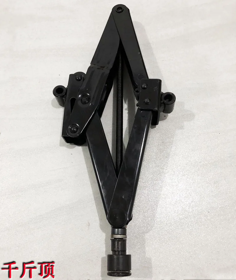 

Xinyuan 65-75-8-9 rubber wheel excavator accessories cab jack