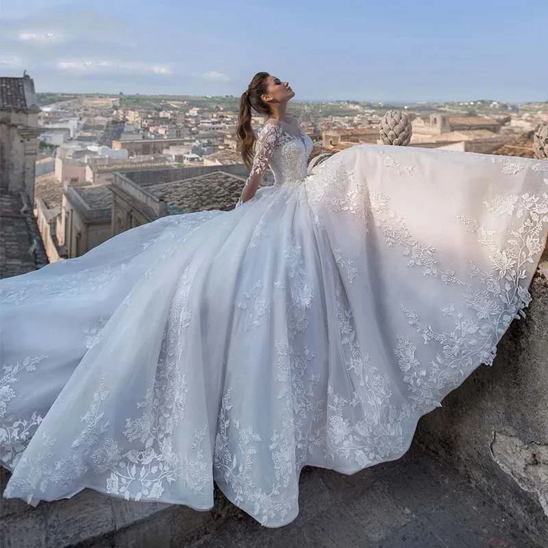 

Wedding Dress Luxury Applique Long Sleeve Beaded A-Line 2020 Romantic Scoop Neck Vintage Bride Gown Plus Size Vestido De Noiva
