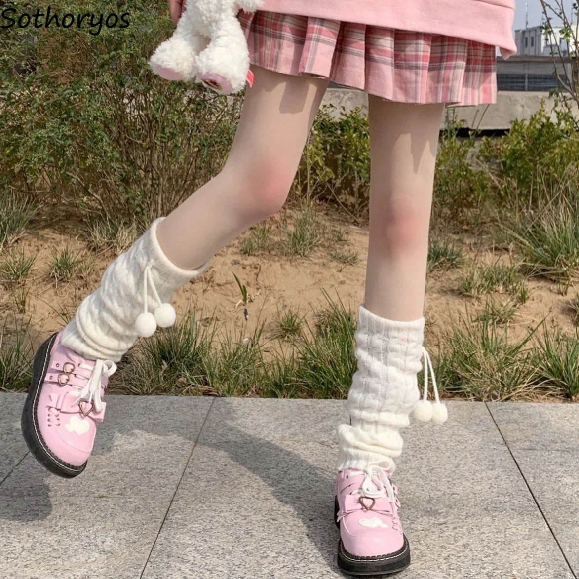 Blanco dulce invierno calentadores de la de las mujeres suave, de punto protección de los pies caliente bola de ganchillo de la calle Chic medias Lolita|Calientapiernas| - AliExpress