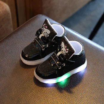 

Children Luminous Shoes Girls boys Running Shoes Baby Flashing Fashion Sneakers Toddler Little Kids for teen teens winter autumn