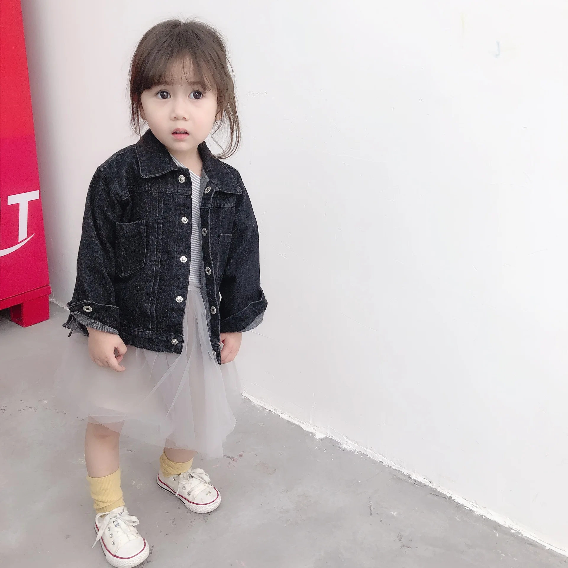 Ukeybaby2019 осень и зима новые продукты черный и белый с узором корейский Стиль Повседневный стиль мужчины и женщины детские джинсы пальто