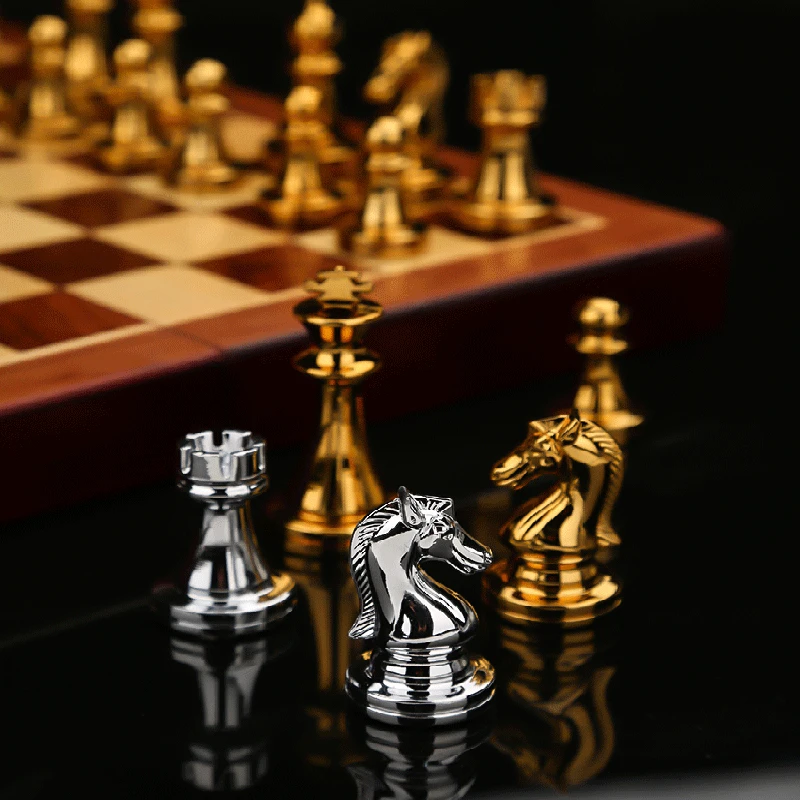 Chess Games Sets Metal Glossy Pieces Set 30*30cm High-end Luxo Profissional  Jogos De Tabuleiro De Madeira Crianças Adulto Presente Ornamentos -  AliExpress