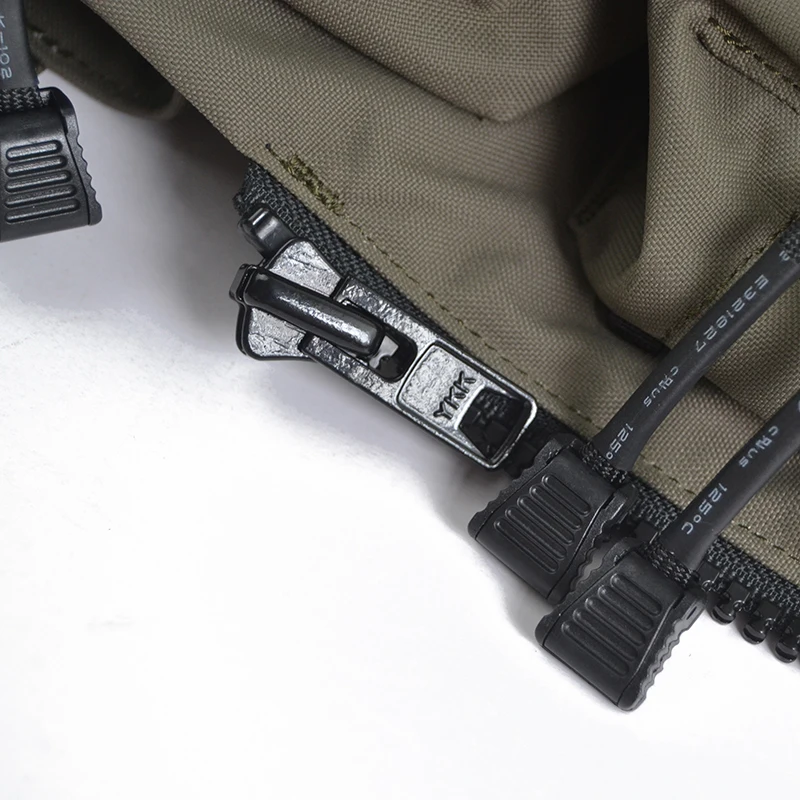 Crye-Pouch-Zip-On-Panel-P075-26