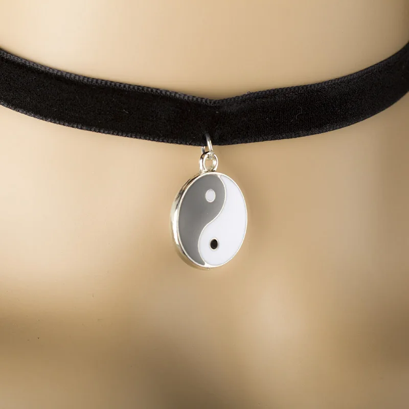 Zuowen Мода Ying Yang кожаный чокер воротник ожерелье для женщин Китай черный белый сплетни Кулон на шею Винтажные Ювелирные изделия XL896