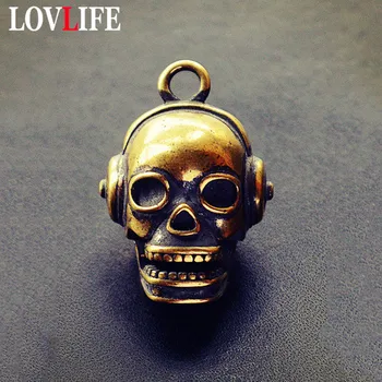 

Handmade Brass Retro Love Music Skull Head Figurines Key Chain Pendant Trinkets Punk Men Headphone Skeleton Car Keychain Hanging