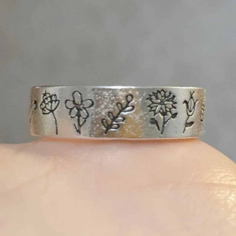 Finger Ring Vintage Carved Flower Ring for Women Men Bohemian
