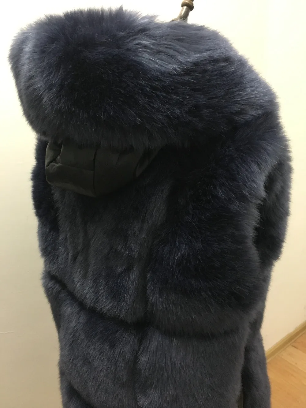 Зимняя благородная женская меховая куртка из искусственного лисьего меха, жилет, пальто, Модный меховой жилет с капюшоном, с боковой молнией, прошитая кожа, теплая верхняя одежда