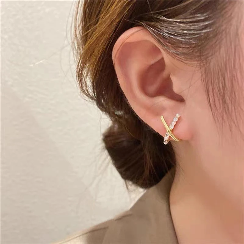 Design Sense Korean Exquisite and Small Cross Shaped Pearl Earrings Fashion - Image 2