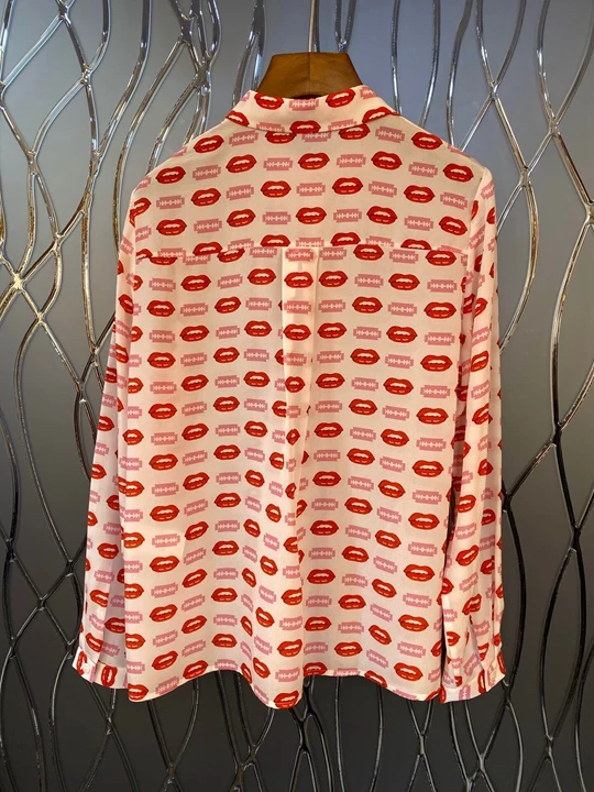 The new autumn and winter women's shirt printing lapel breasted lips 1109