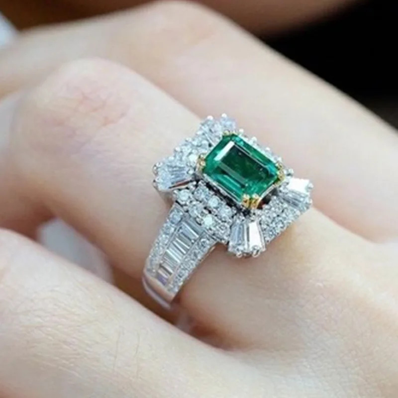 

Hot Sale Inlaid Emerald Zircon Square Princess Ring European and American Micro Inlaid Diamond Engagement Hand Jewelry.