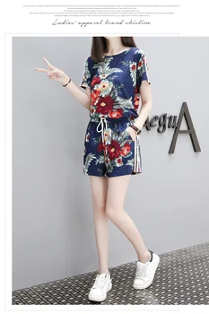 

The new design trend prints women's round collar set summer street shoot women's two-piece set