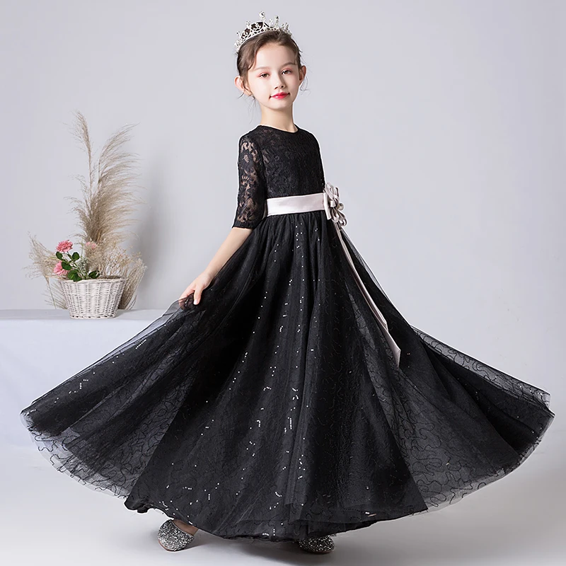 Рисунок 4 - Сверкающее платье из черного тюля