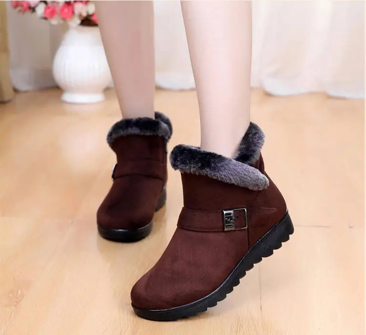 Winter Snow Boots Women 2021 Thick Plush Warm Ankle Boots Women Zipper Soft Comfortable Outdoor Ankle Boots Mother Cotton Shoes