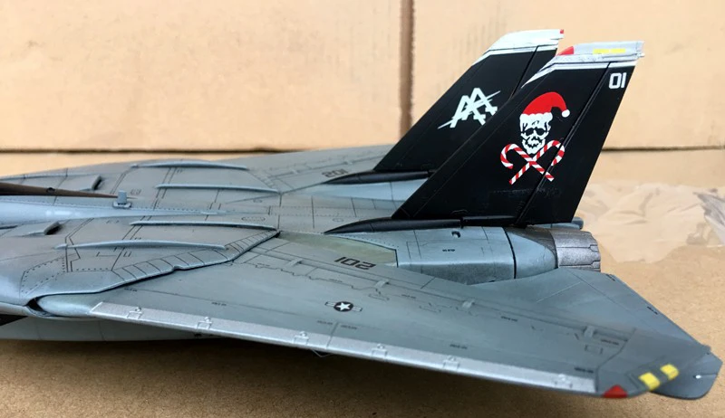 Тонкий 1/72 США f-14b истребитель VF-103 пиратский флаг эскадрилья Готовая модель сплава переменная метание крыло