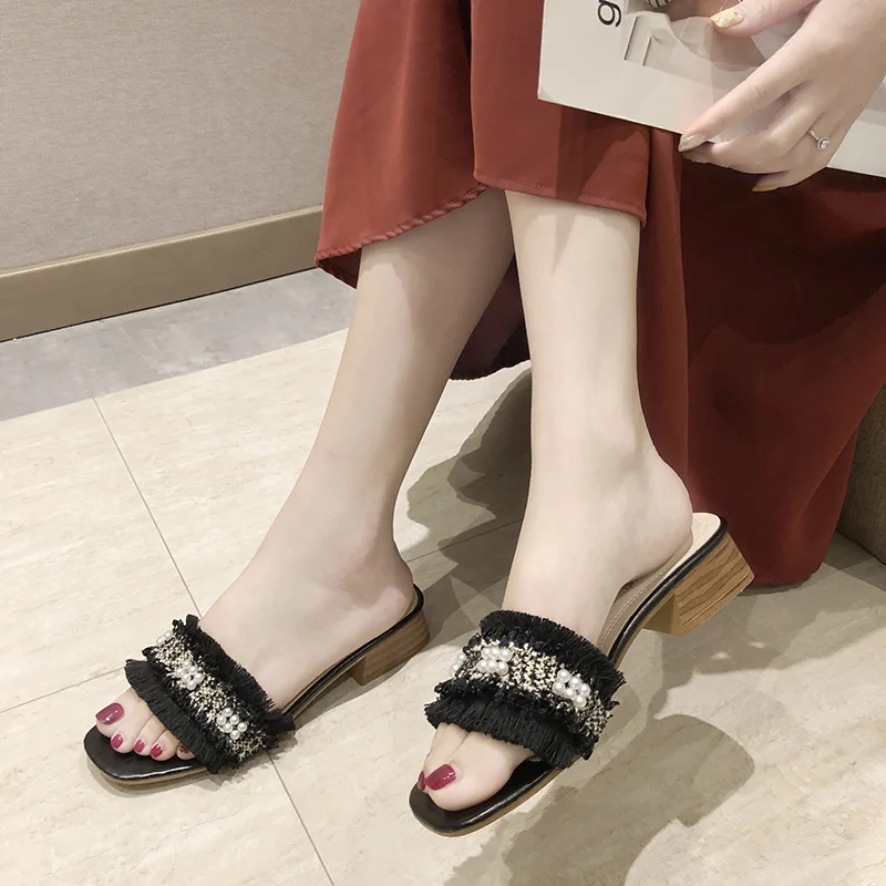 

Socofy Shoes Women Ladies' Slippers String Bead Luxury Slides Med Soft 2019 Designer Summer Rome Hoof Heels PU Concise Fashion