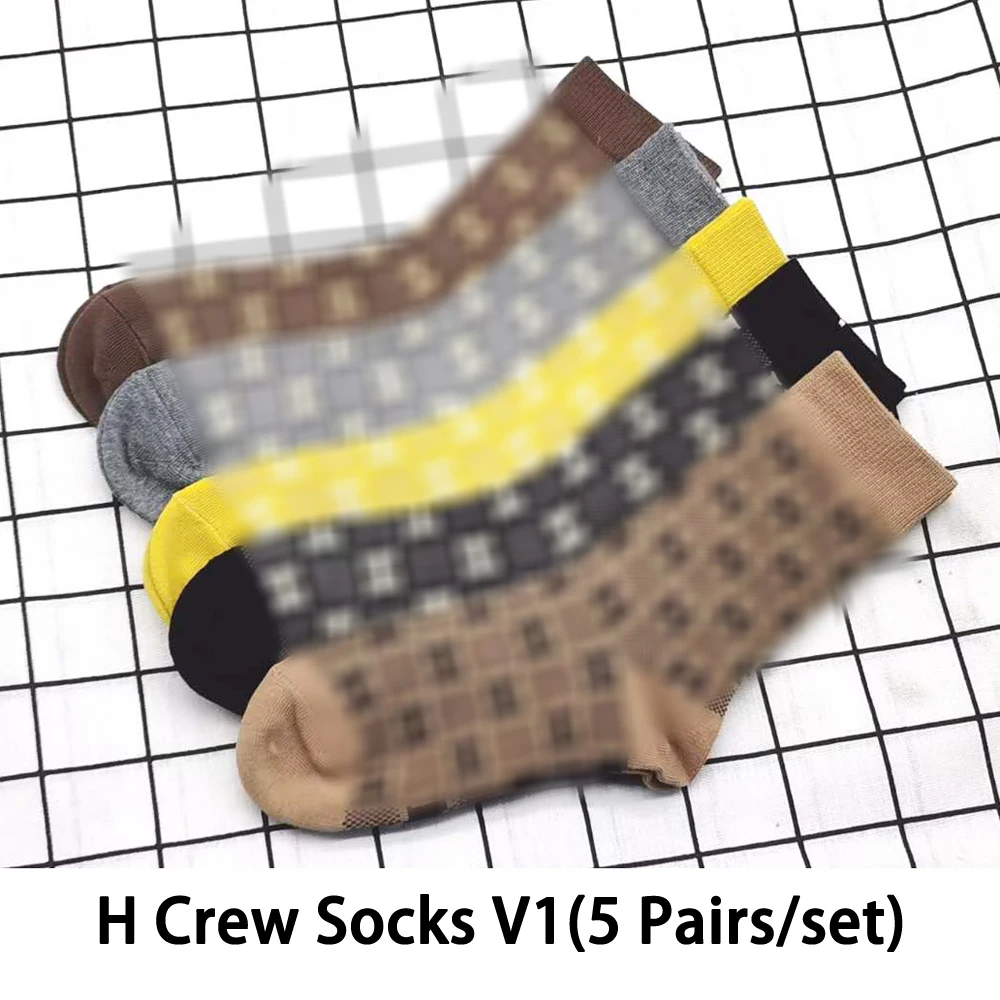 

2020 Women New Cotton Crew Socks Spring Autumn Fashion Letter C D H Breathable Soft Casual Street Girl Female Short Cool Sox
