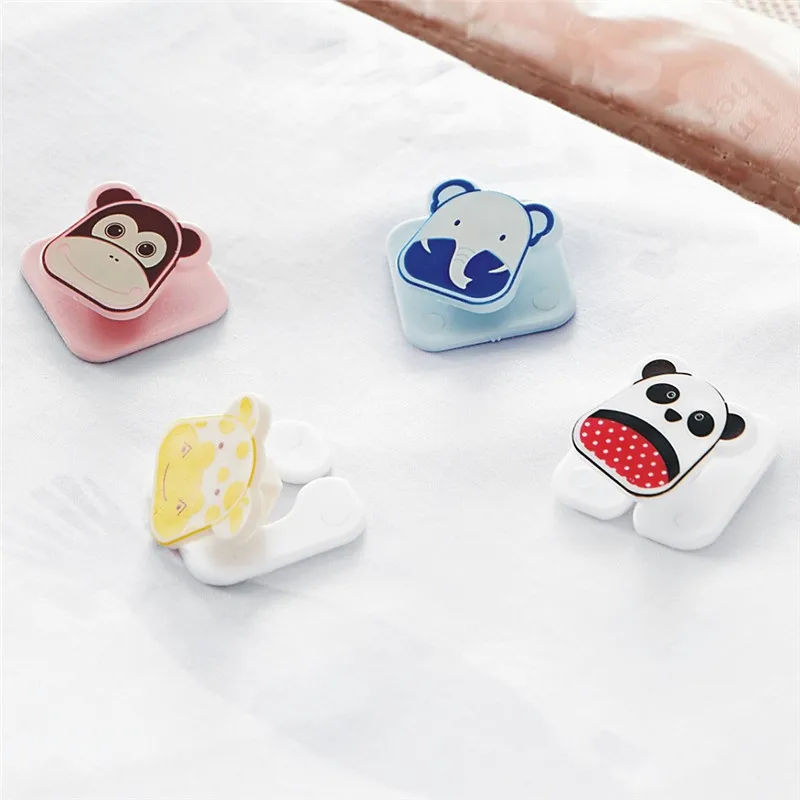 

4 Pcs / Set Animal Quilt Fastener Bed Sheet Mattress Clip Buckle Non-Slip Duvet Blanket Holder DIY Fixer Gripper Clamp Button