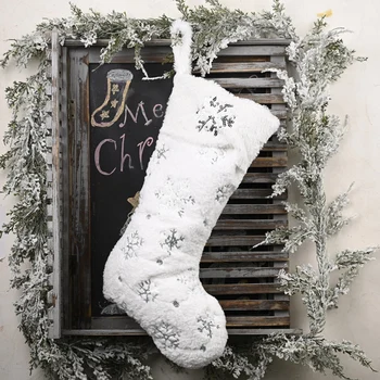 

Christmas Decorations White Snowflake Christmas Stockings Children's Candy Bags Christmas Tree Fireplace Ornaments Xmas Navidad