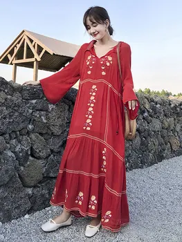

The new summer version of the Bohemian holiday beach island dress dress retro embroidered loose large size dress