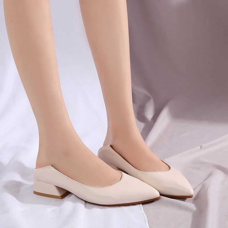 

Small 3233 Autumn Low-Cut Fat Feet Wide Fat Low Chunky Heel Leather Shoes Chunky Heel Pointed Shoes Women's Large Size WOMEN'S S