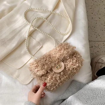 

Foreign style small bag women 2019 winter new fashion lamb fleece Mao Mao Pearl chain shoulder Messenger bag tide