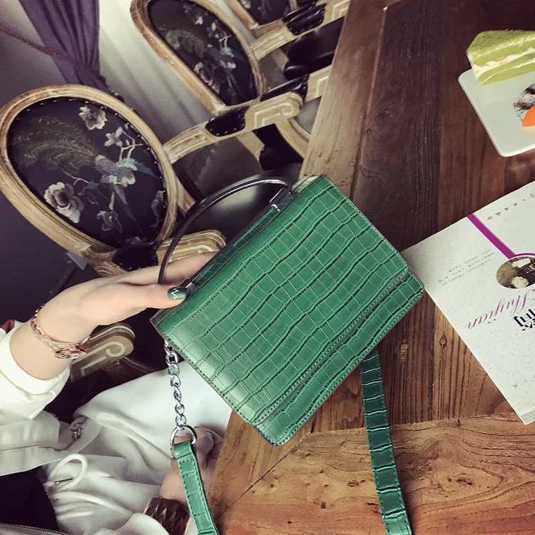

2019 New Style Crocodile Pattern Stereotypes Square Sling Bag Embossed Simple Magnetic Snap Shoulder Oblique WOMEN'S Bag