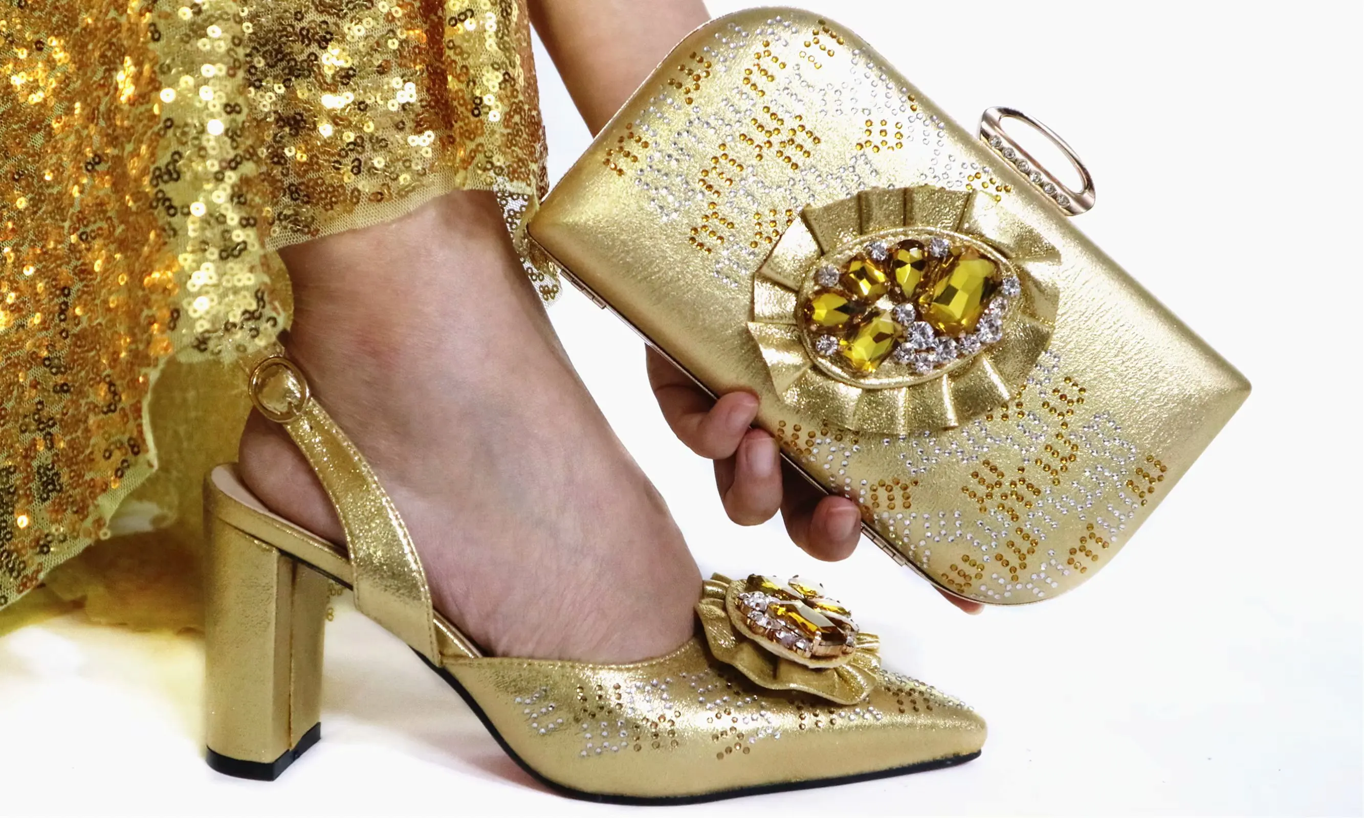 

Fashion lady sandal shoes with clutches bag in gold color 3 inches sandal and clutches bag set SB8433-2
