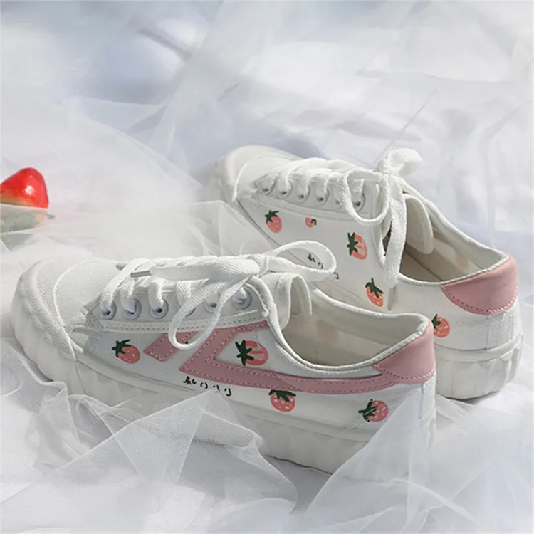 Женская обувь на плоской подошве с принтом клубники; милая обувь для девочек; Повседневная Белая обувь на шнуровке; парусиновая обувь; большие размеры 35-40