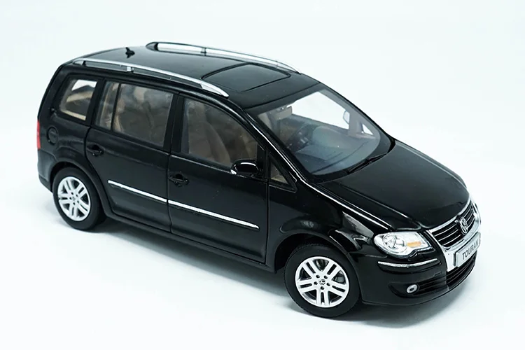 1:18 VW TOURAN MPV литье под давлением Модель автомобиля игрушки Металлическая Модель автомобиля оригинальная коробка