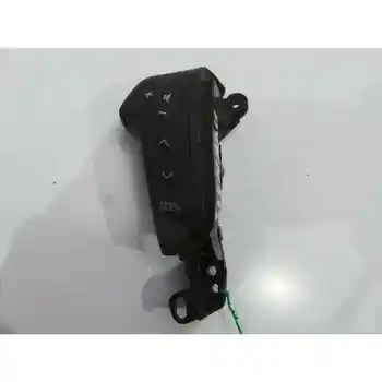 

75B070 75B070 Command Multifunction Toyota Avensis Saloon (t25) 2.4 Executive Saloon (5-ptas.)