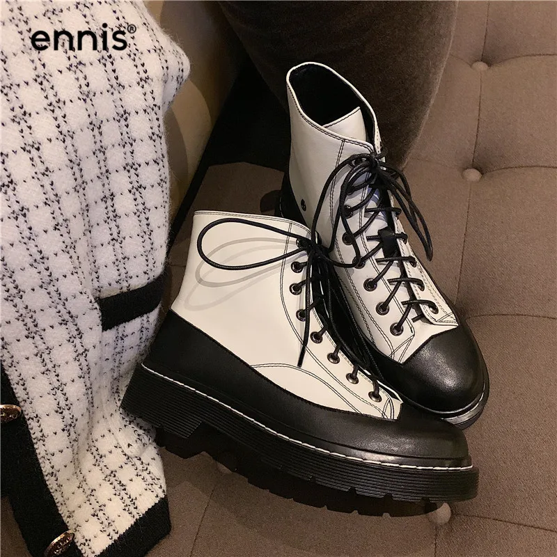 ENNIS/Новые Ботинки martin на платформе; женские розовые ботинки; ботильоны на шнуровке; кожаная обувь черного и белого цвета на плоской подошве; сезон осень-зима; большие размеры; A9302